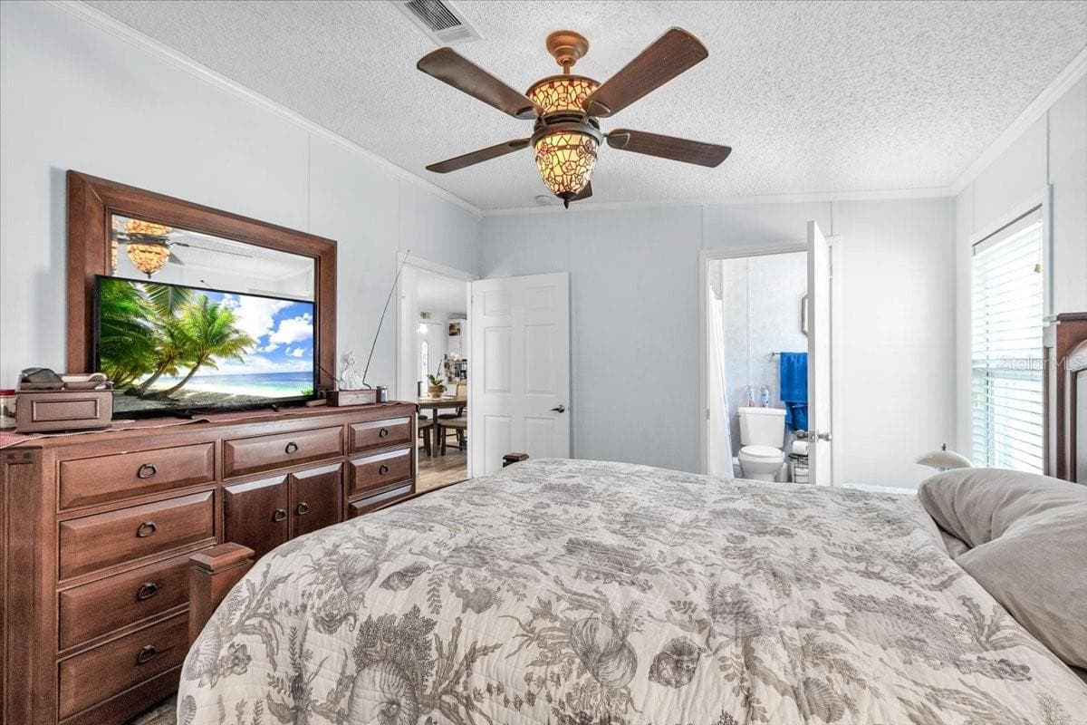 6801 BERNADEAN BOULEVARD — photo 17 of 43