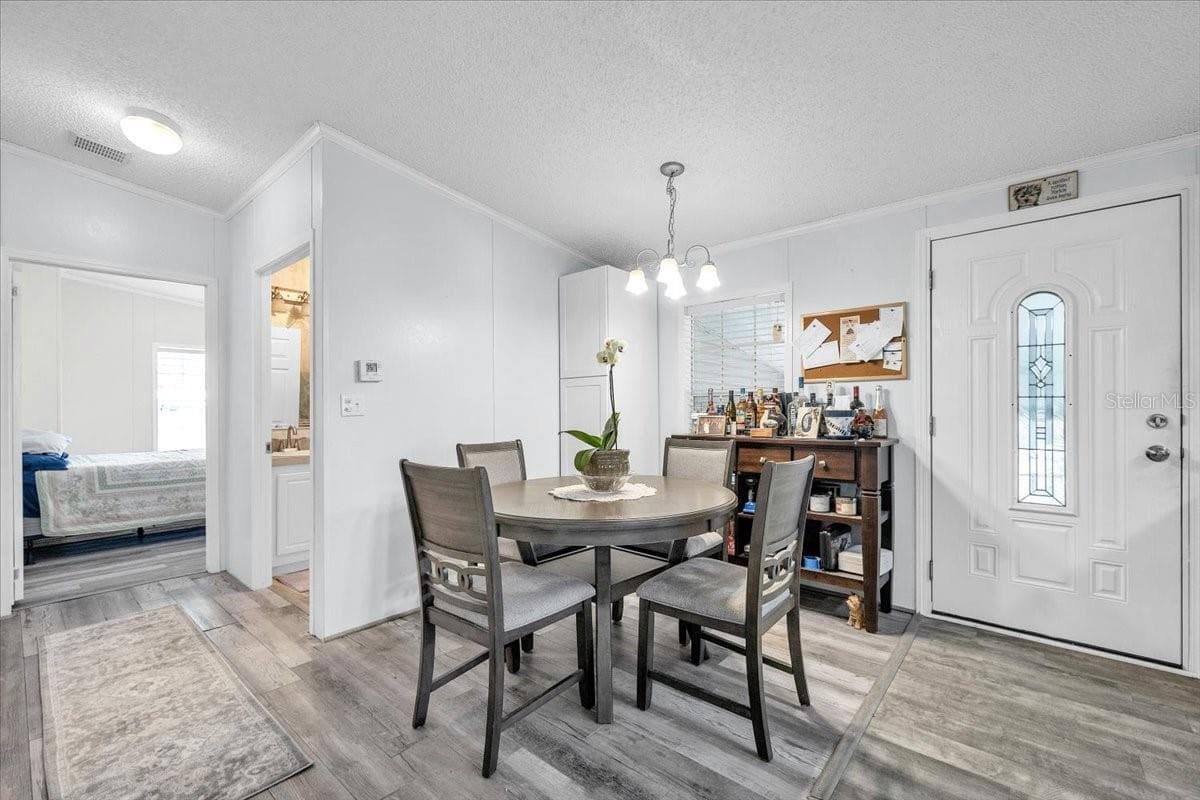6801 BERNADEAN BOULEVARD — photo 13 of 43