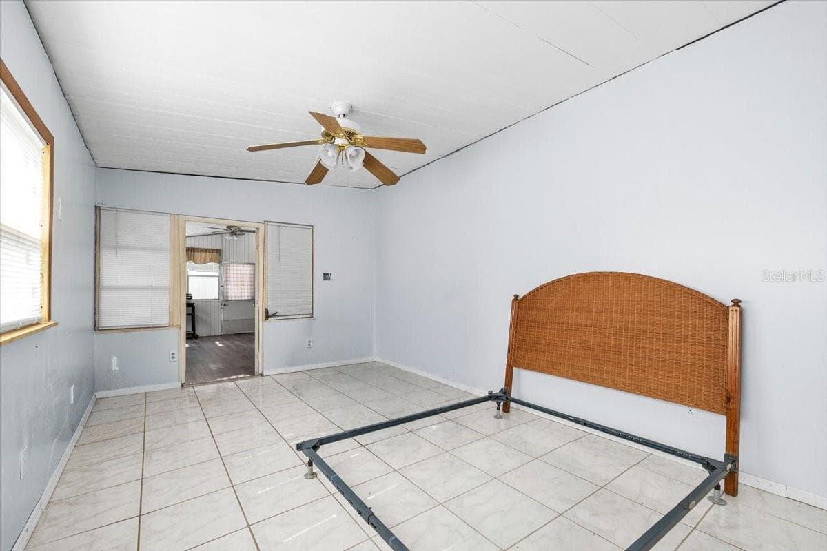 6801 BERNADEAN BOULEVARD — photo 33 of 43
