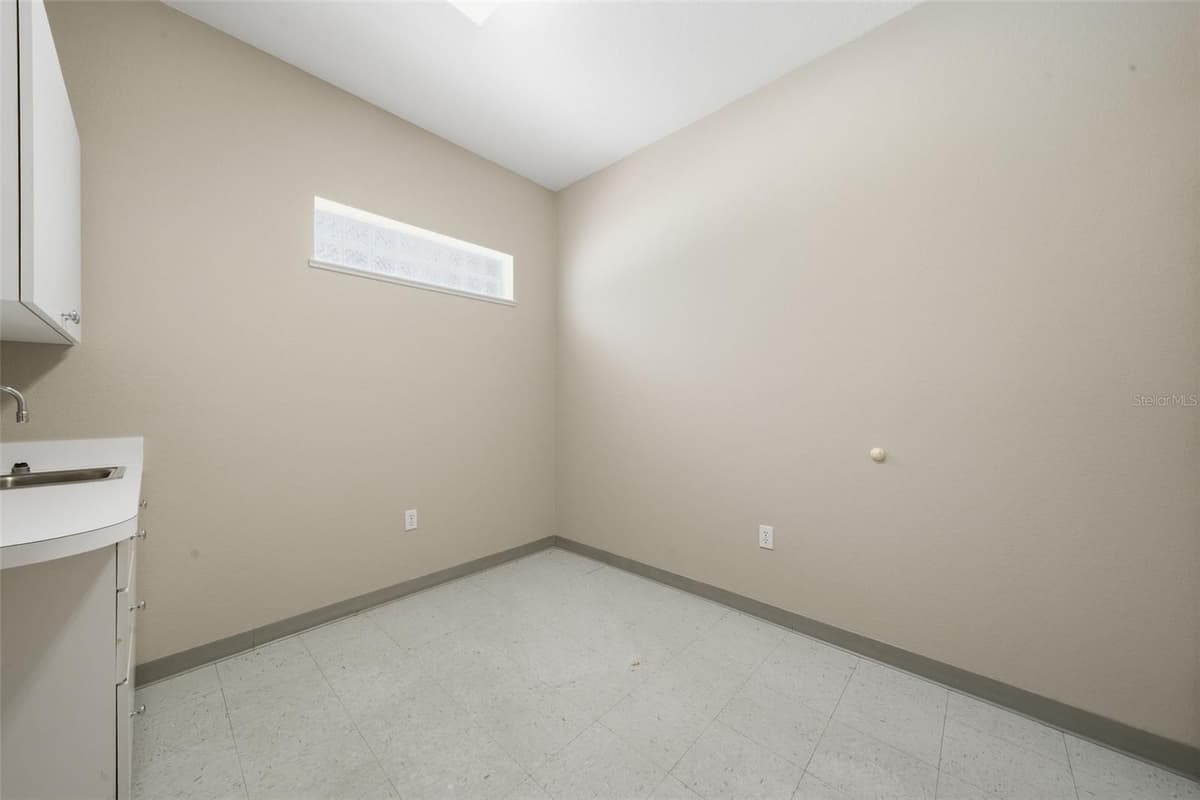 401 INTERLAKE BOULEVARD — photo 29 of 90