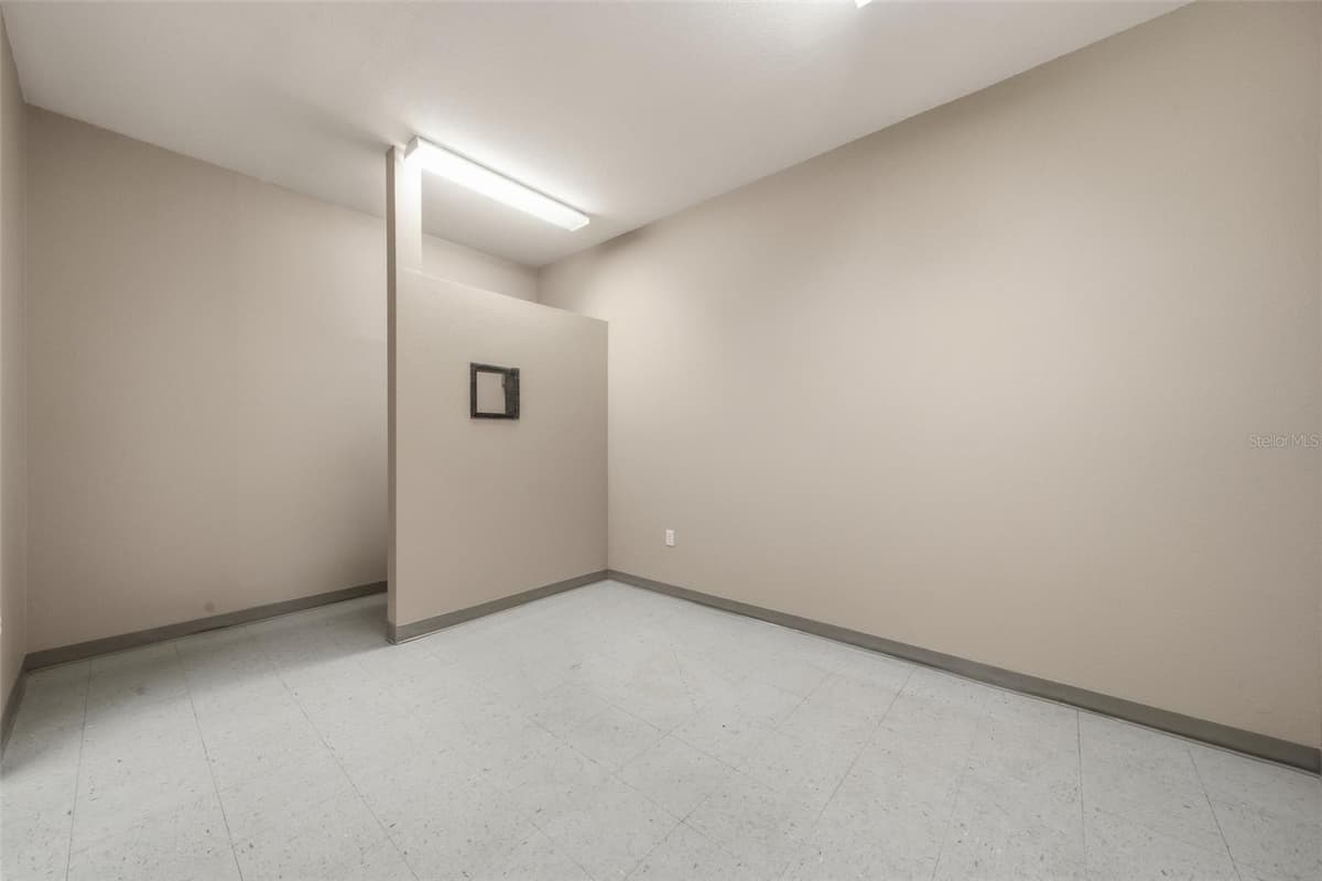 401 INTERLAKE BOULEVARD — photo 31 of 90