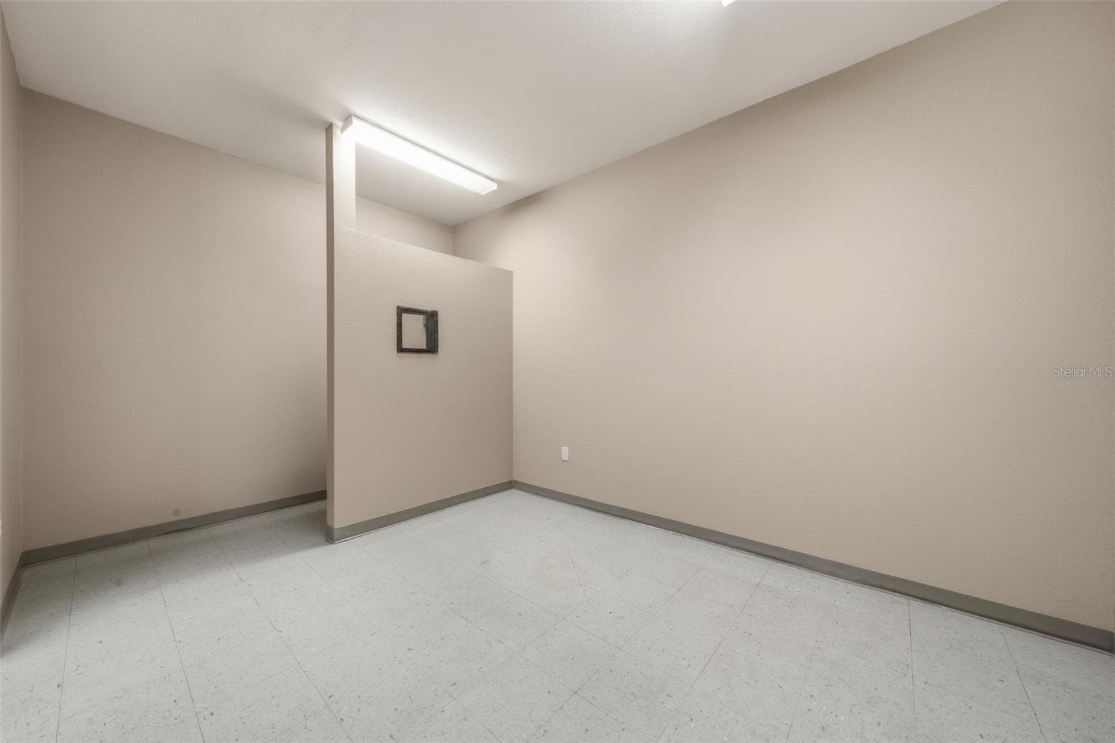401 INTERLAKE BOULEVARD — photo 31 of 90