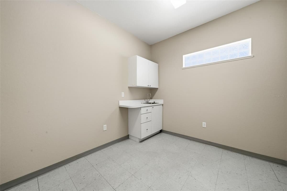 401 INTERLAKE BOULEVARD — photo 28 of 90