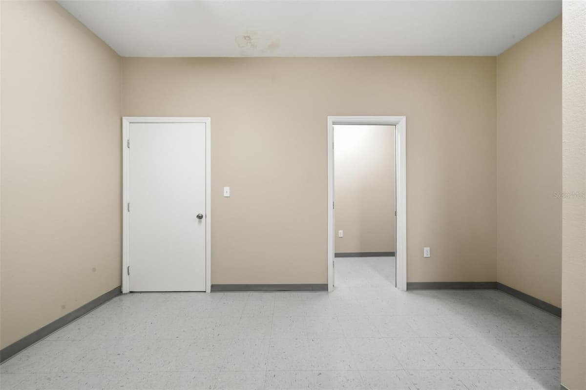 401 INTERLAKE BOULEVARD — photo 32 of 90