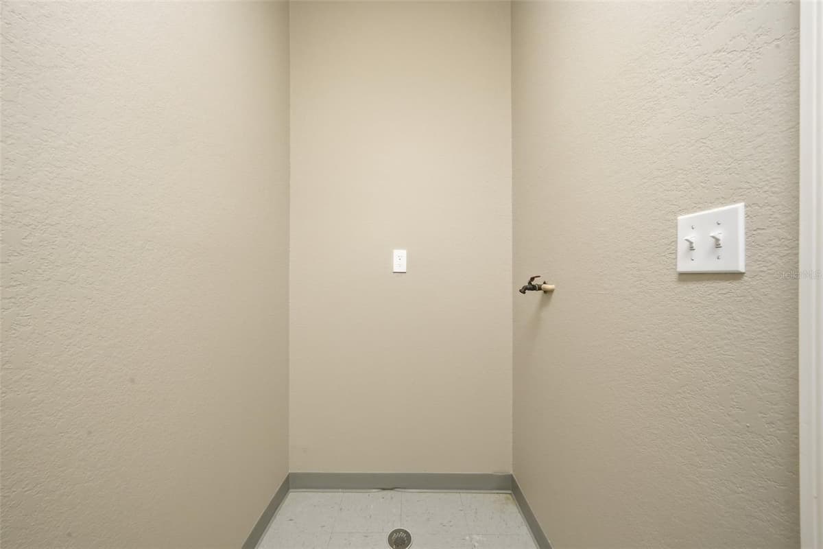401 INTERLAKE BOULEVARD — photo 34 of 90