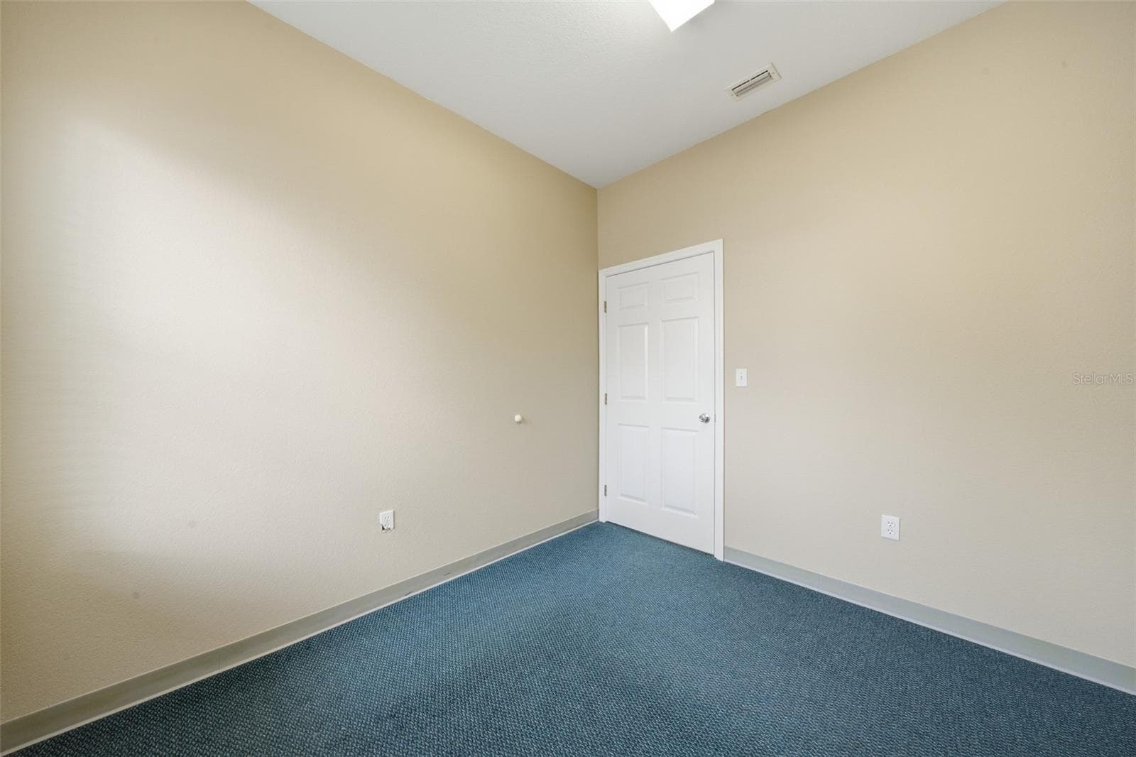 401 INTERLAKE BOULEVARD — photo 41 of 90