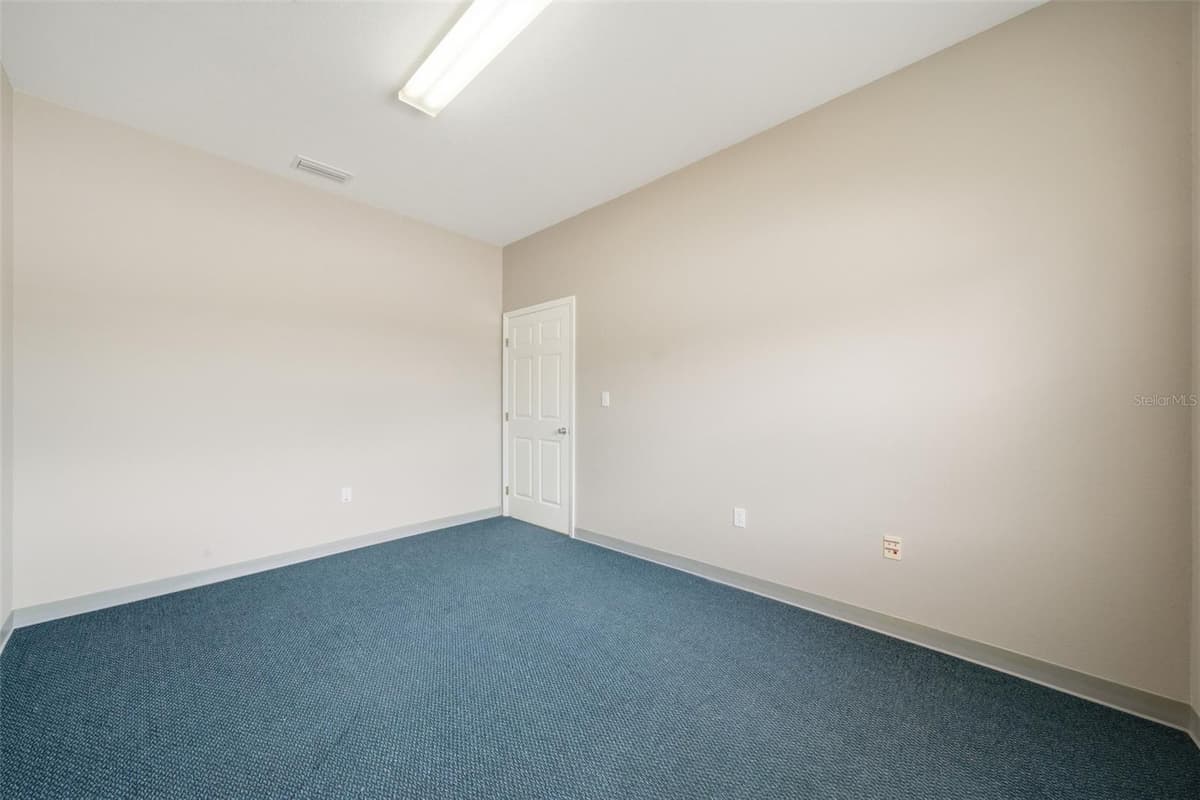 401 INTERLAKE BOULEVARD — photo 13 of 90