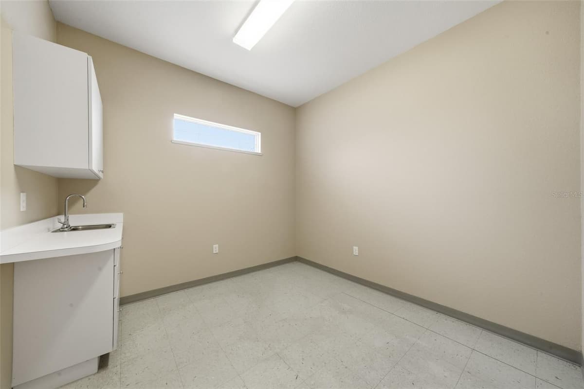 401 INTERLAKE BOULEVARD — photo 36 of 90