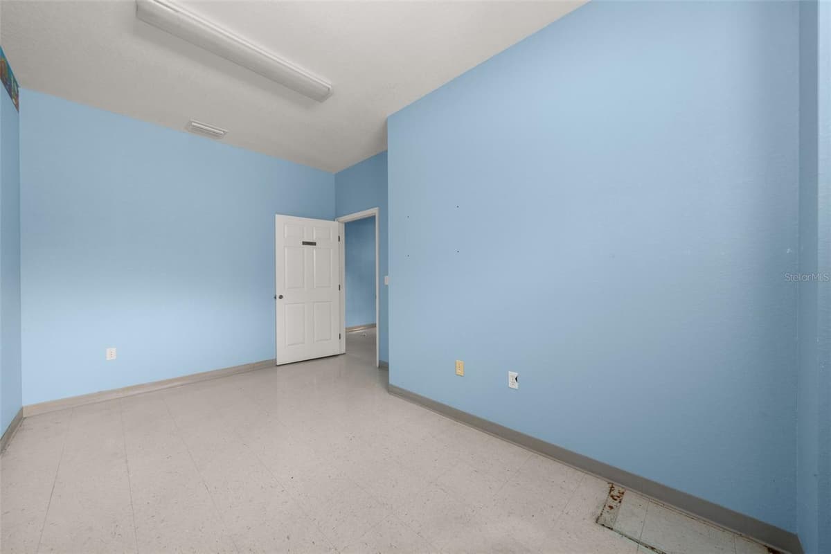 401 INTERLAKE BOULEVARD — photo 59 of 90