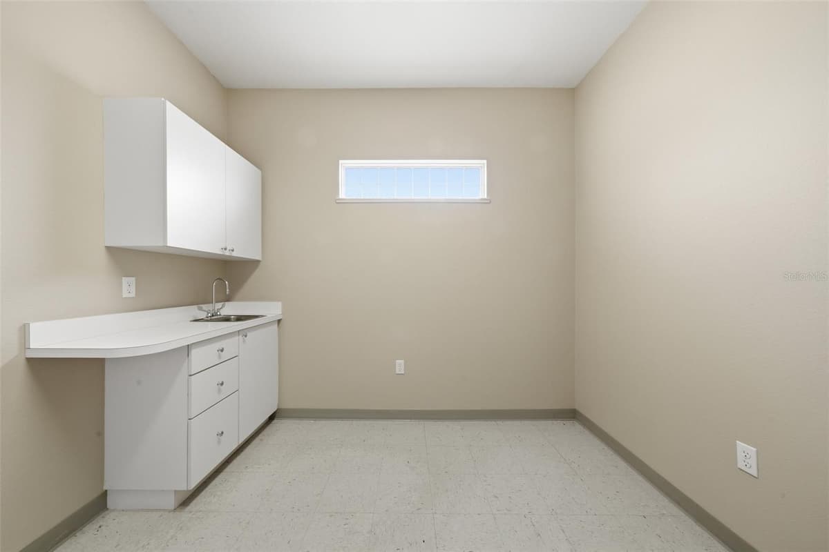 401 INTERLAKE BOULEVARD — photo 37 of 90