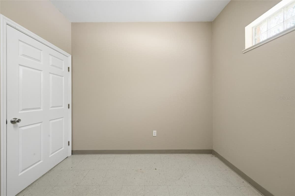 401 INTERLAKE BOULEVARD — photo 21 of 90