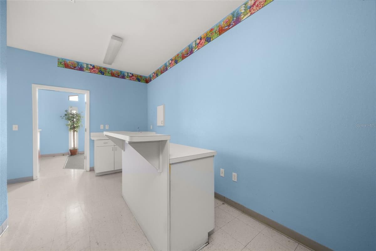 401 INTERLAKE BOULEVARD — photo 80 of 90