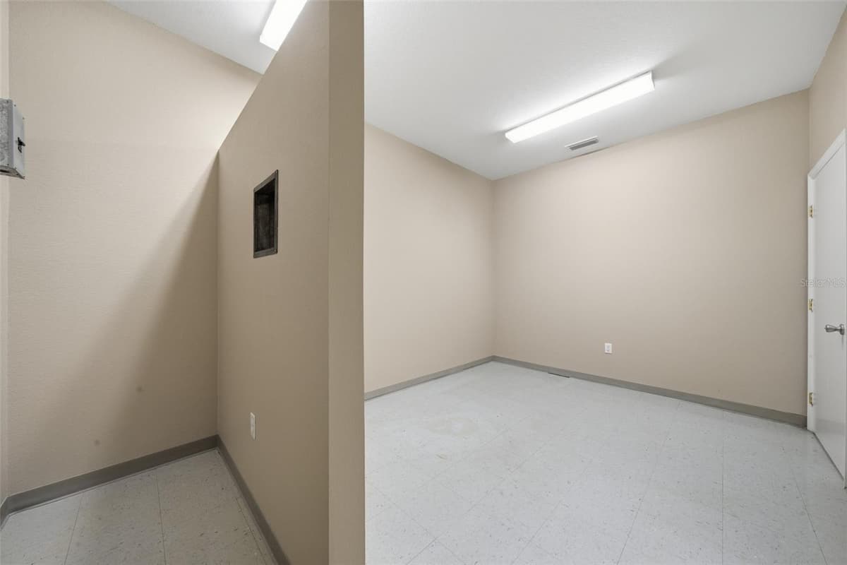 401 INTERLAKE BOULEVARD — photo 33 of 90