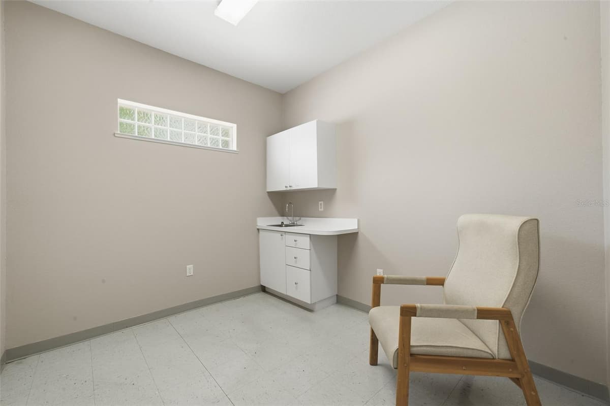 401 INTERLAKE BOULEVARD — photo 19 of 90