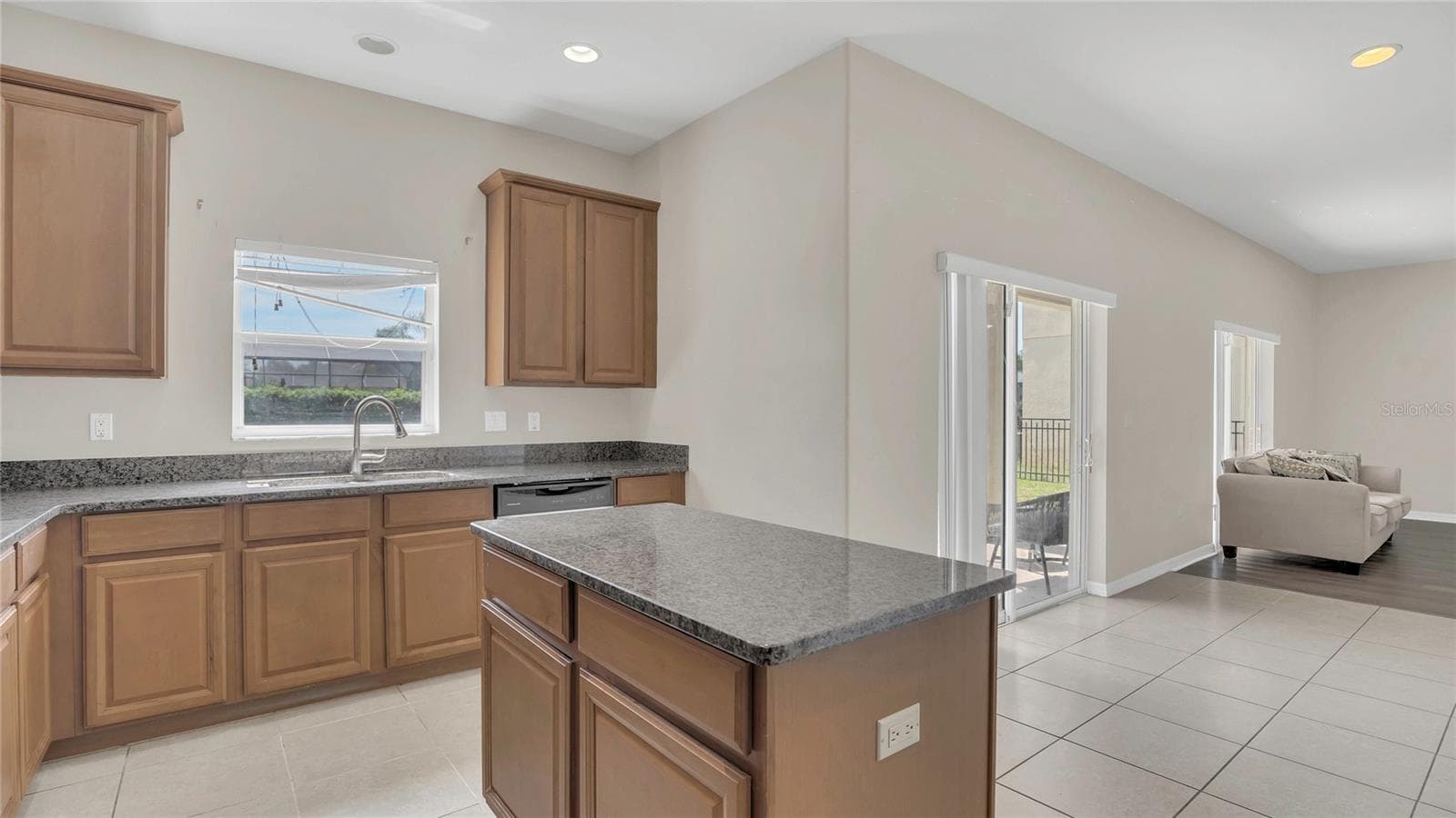 545 FAIRHAVEN DRIVE — photo 7 of 26