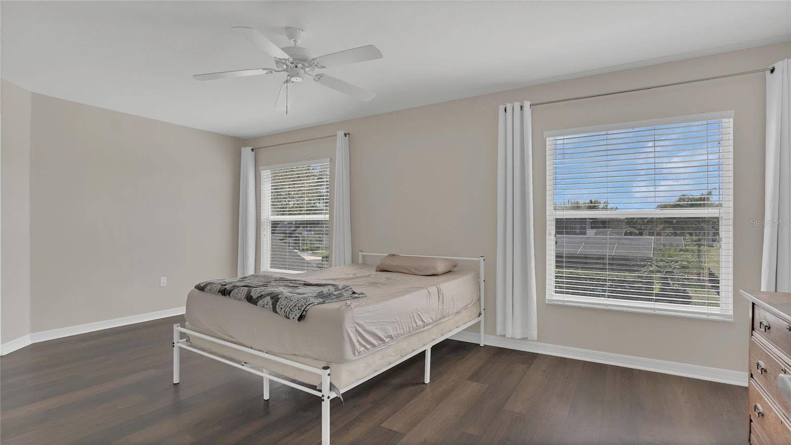 545 FAIRHAVEN DRIVE — photo 10 of 26