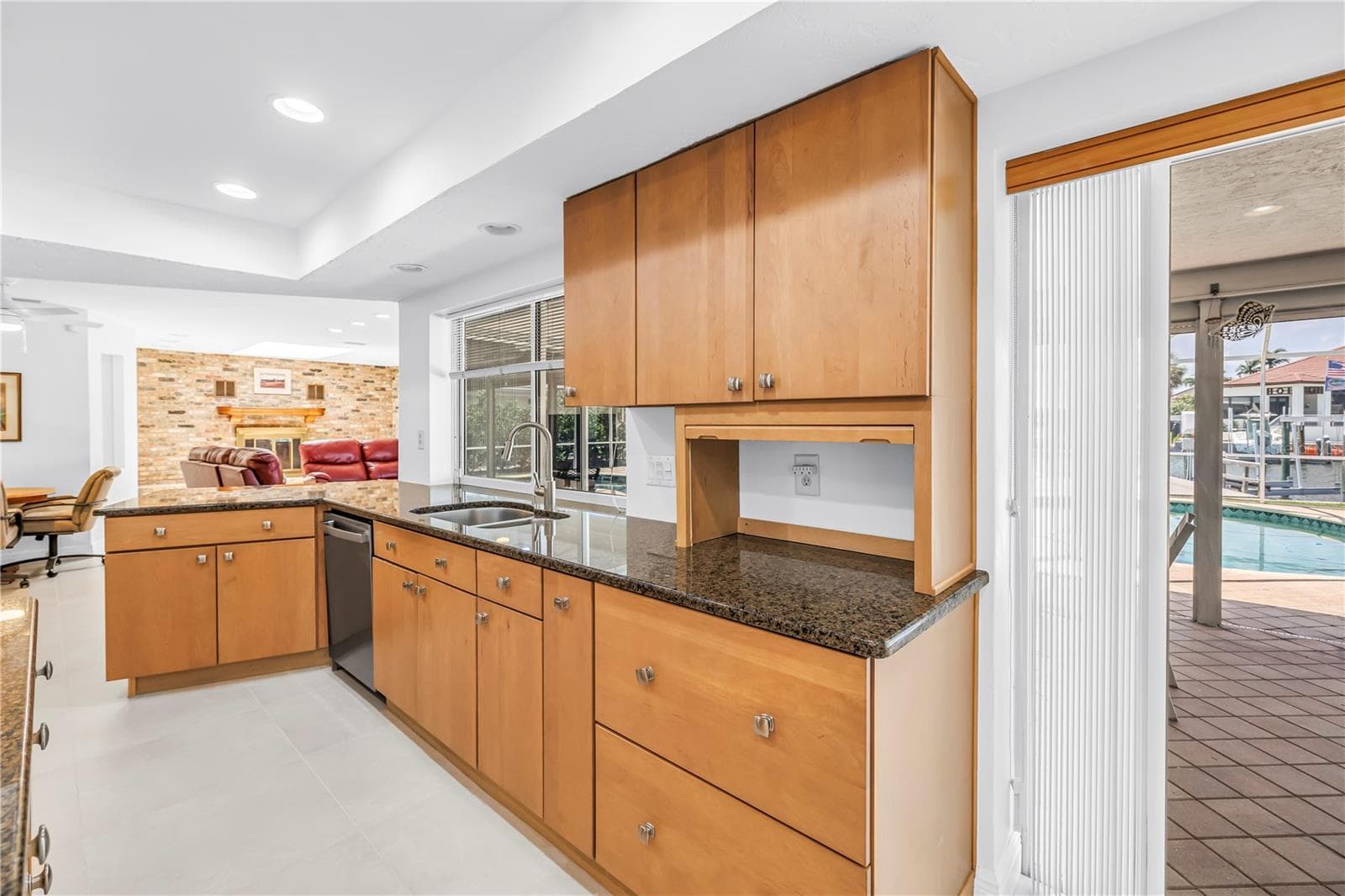 2067 MASSACHUSETTS AVENUE — photo 11 of 58