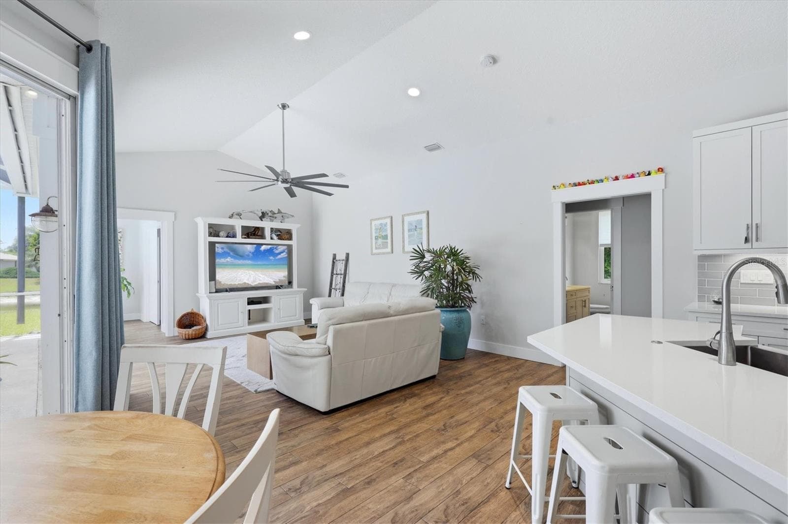 4575 SATINLEAF LANE — photo 15 of 45