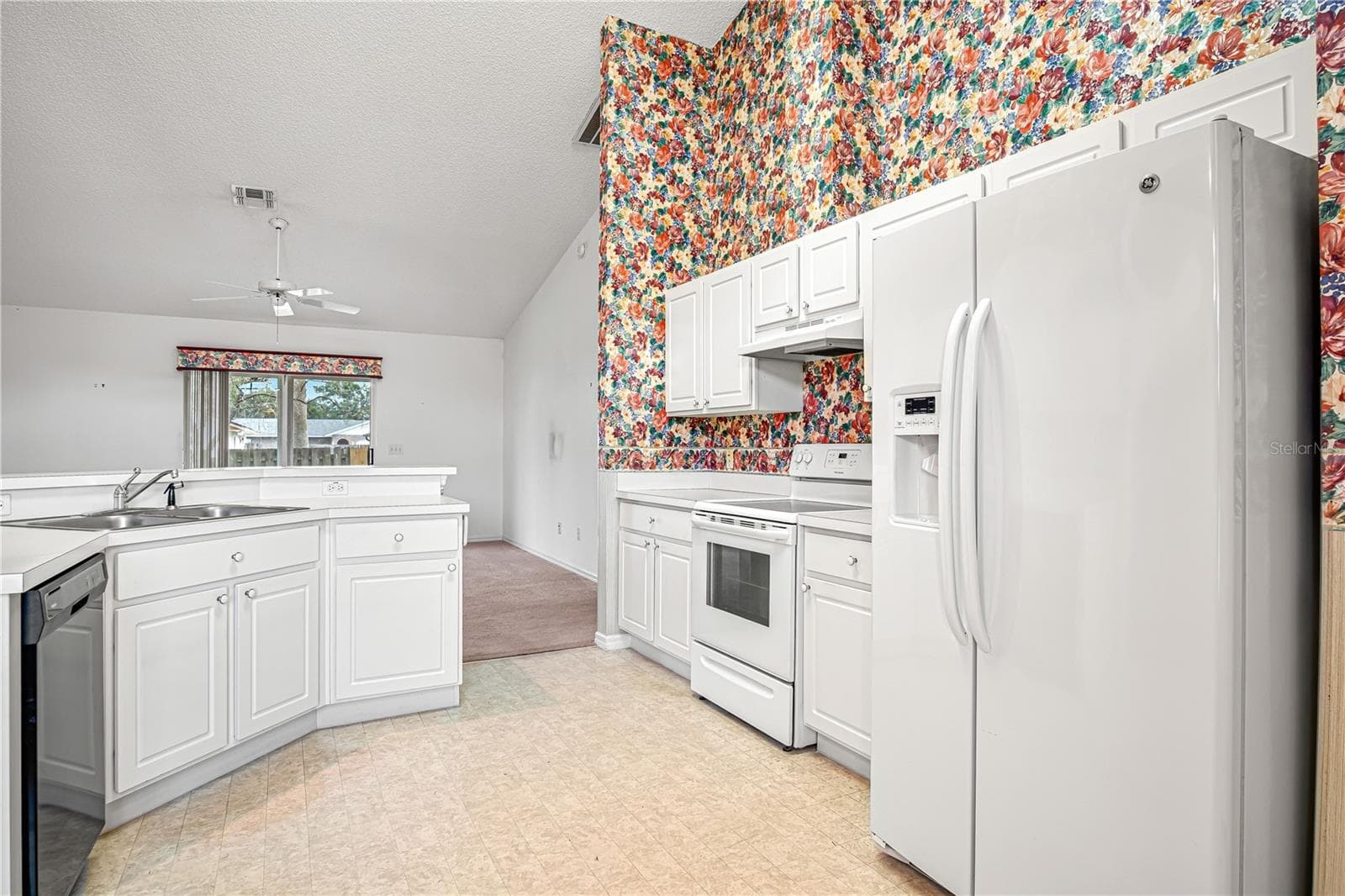1083 HORIZON VIEW BOULEVARD — photo 2 of 25