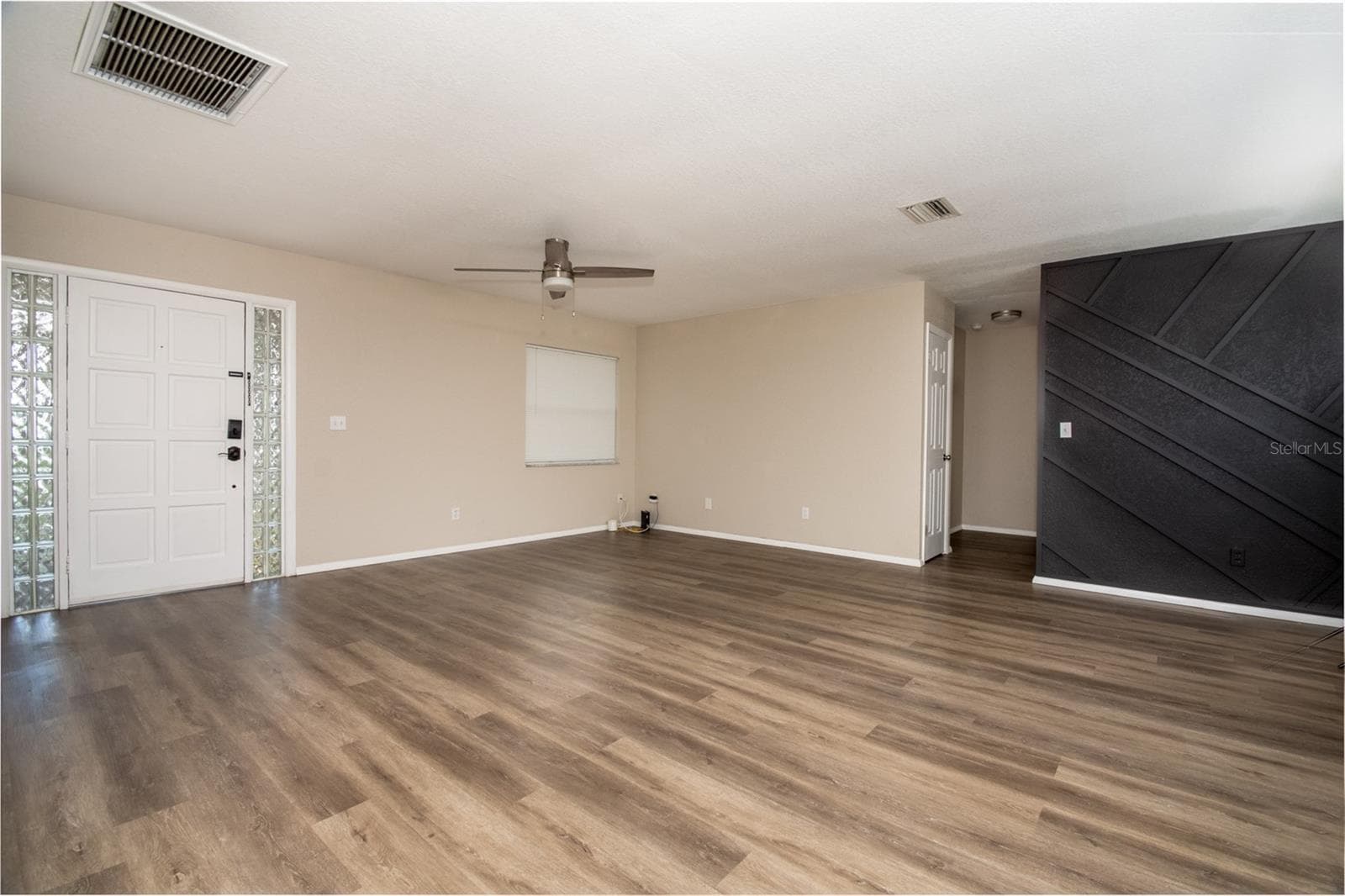 1531 VALENCIA STREET — photo 8 of 25