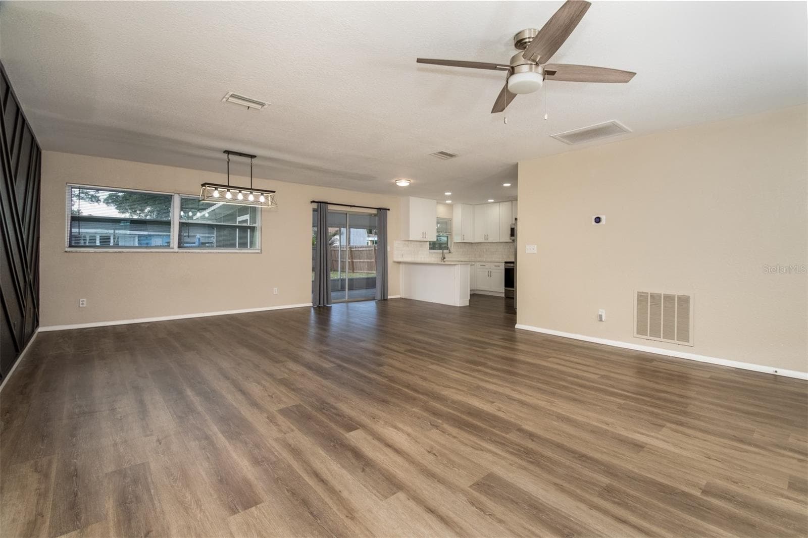 1531 VALENCIA STREET — photo 9 of 25
