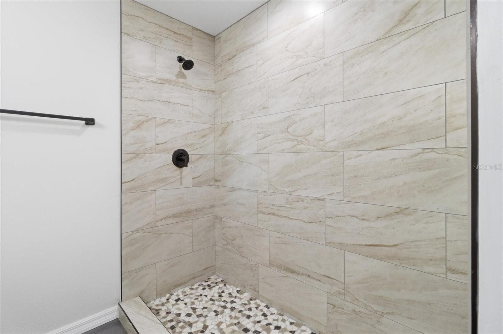 6049 GREEN ACRES STREET — photo 23 of 40