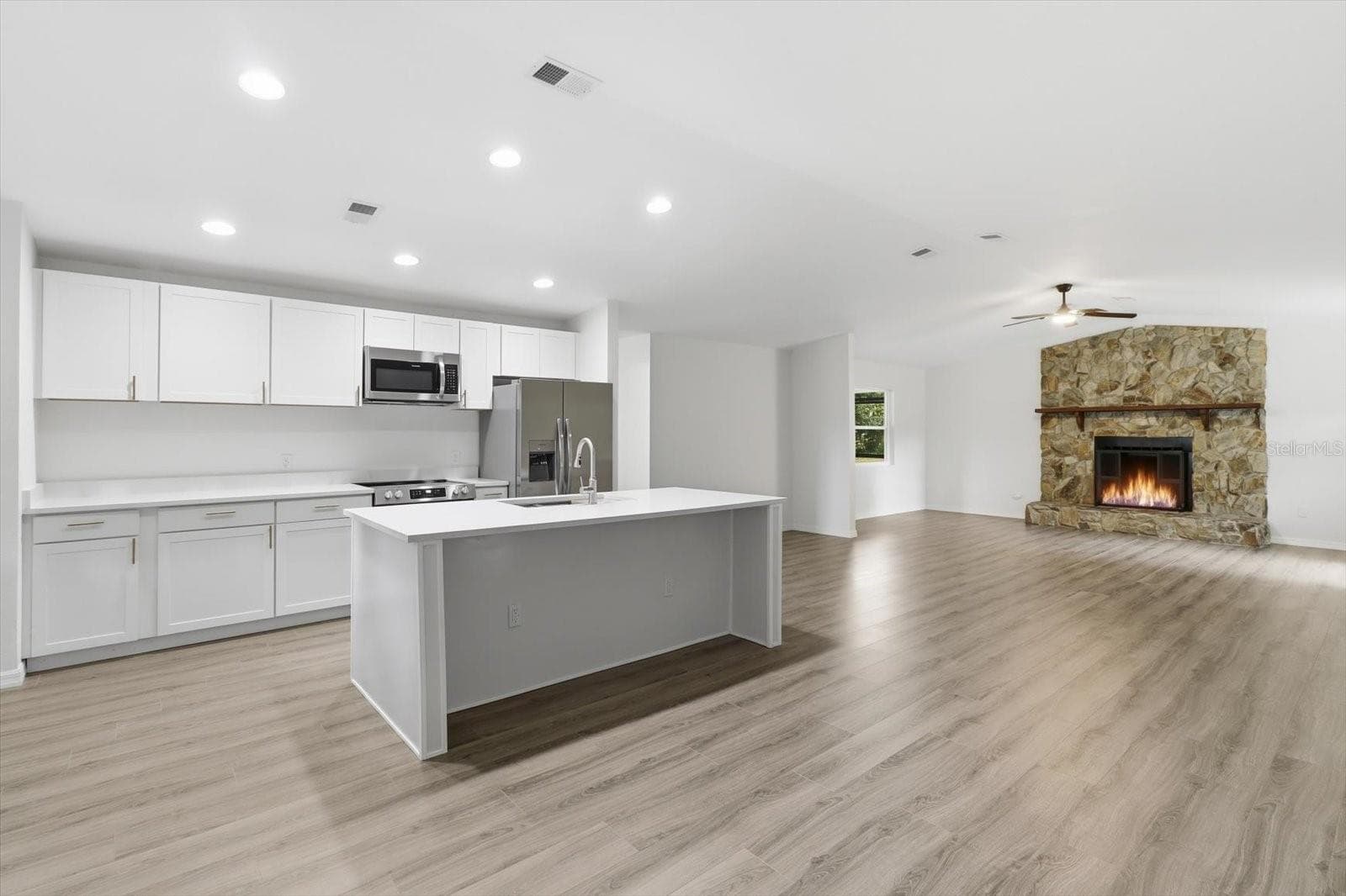 6049 GREEN ACRES STREET — photo 19 of 40