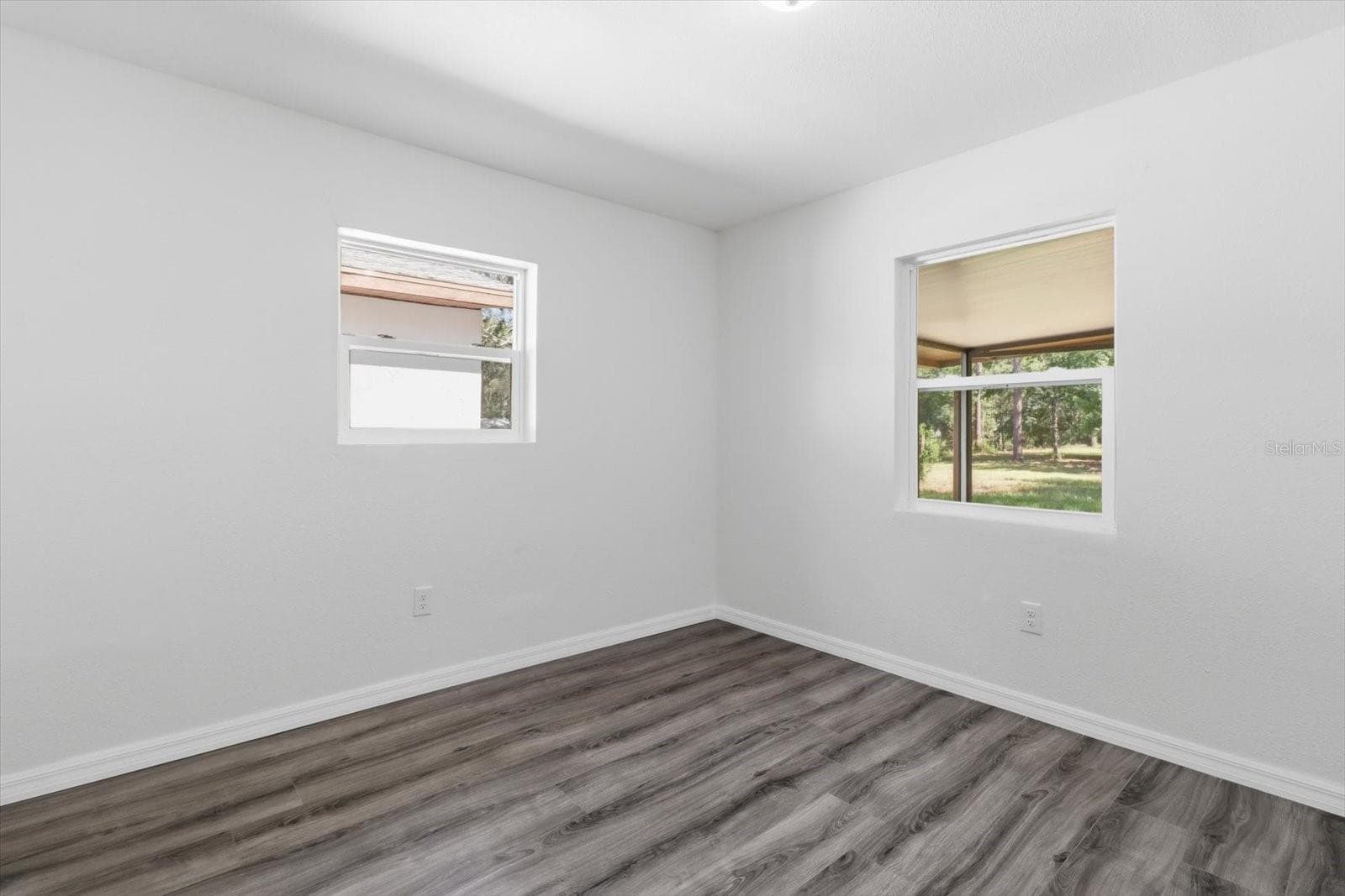 6049 GREEN ACRES STREET — photo 24 of 40