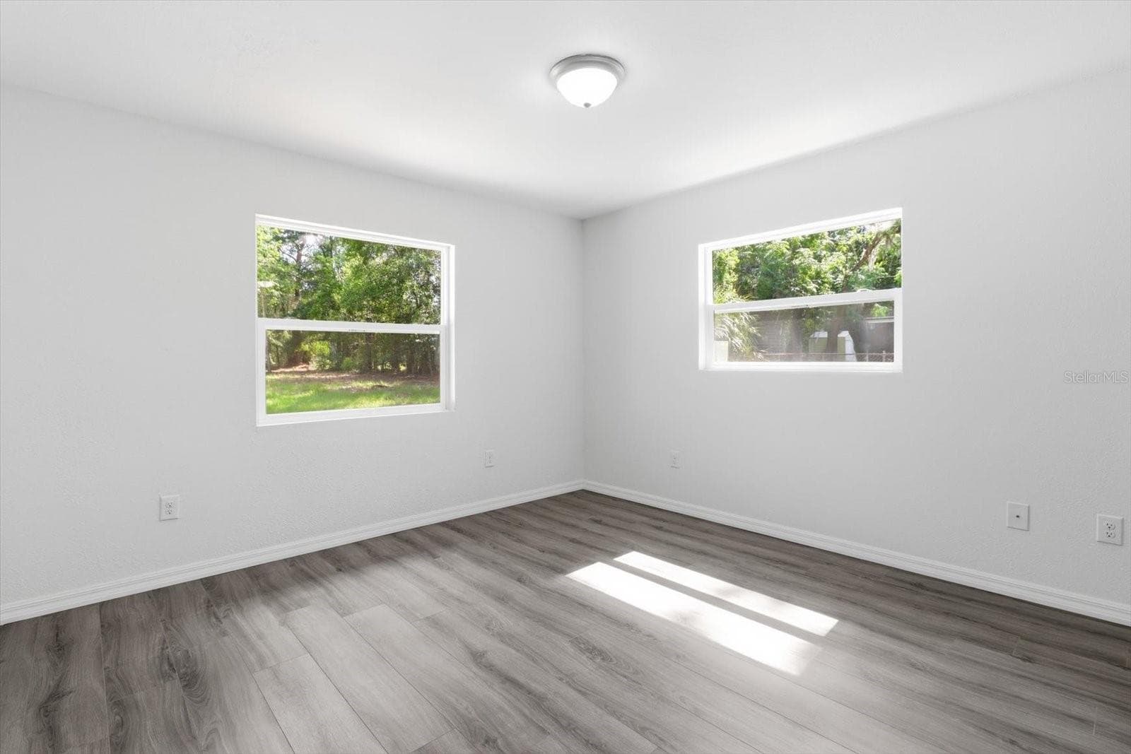 6049 GREEN ACRES STREET — photo 21 of 40