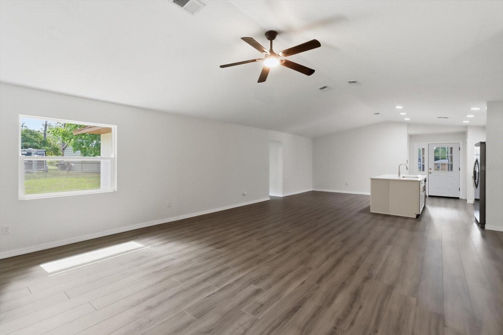 6049 GREEN ACRES STREET — photo 17 of 40