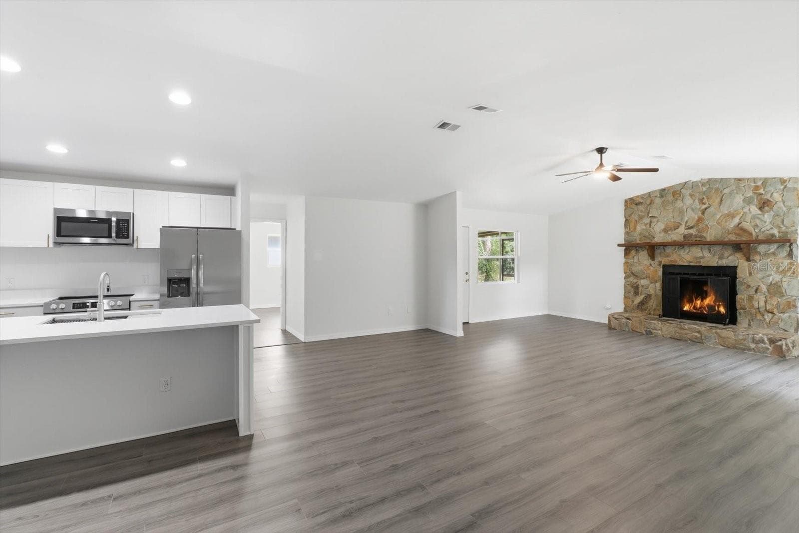 6049 GREEN ACRES STREET — photo 18 of 40