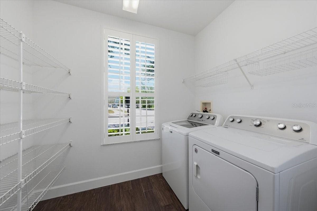 9530 PARK VILLAGE DRIVE — photo 13 of 32