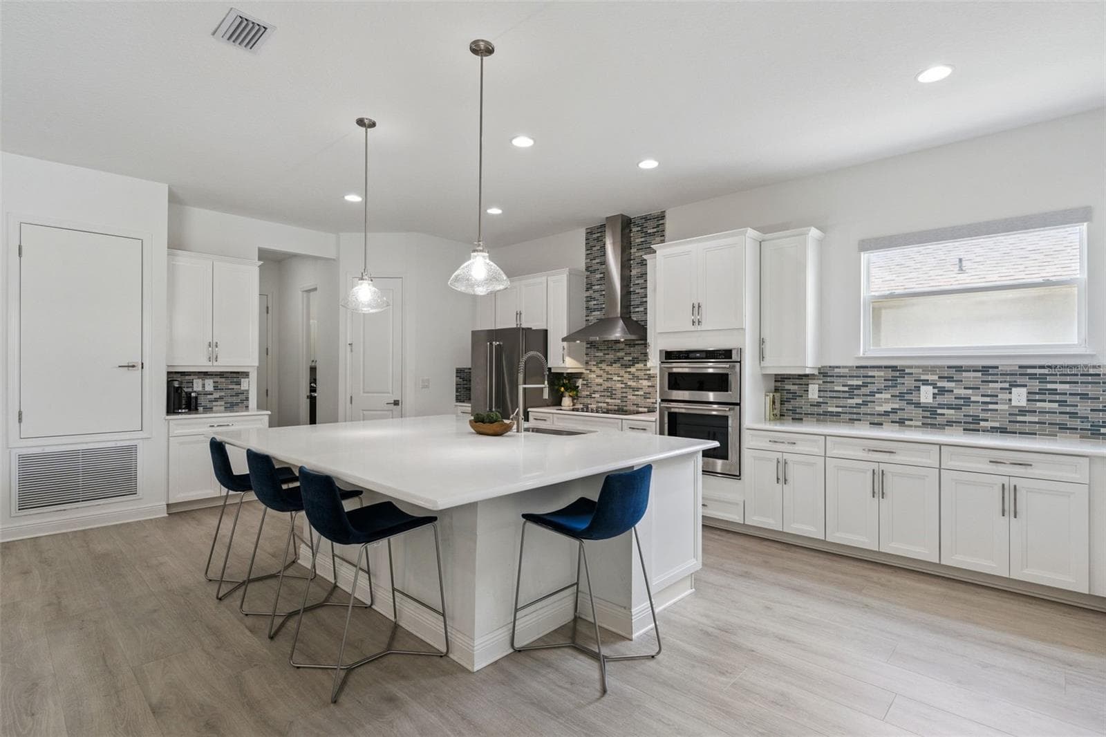 15037 LAKE BESSIE LOOP — photo 9 of 35