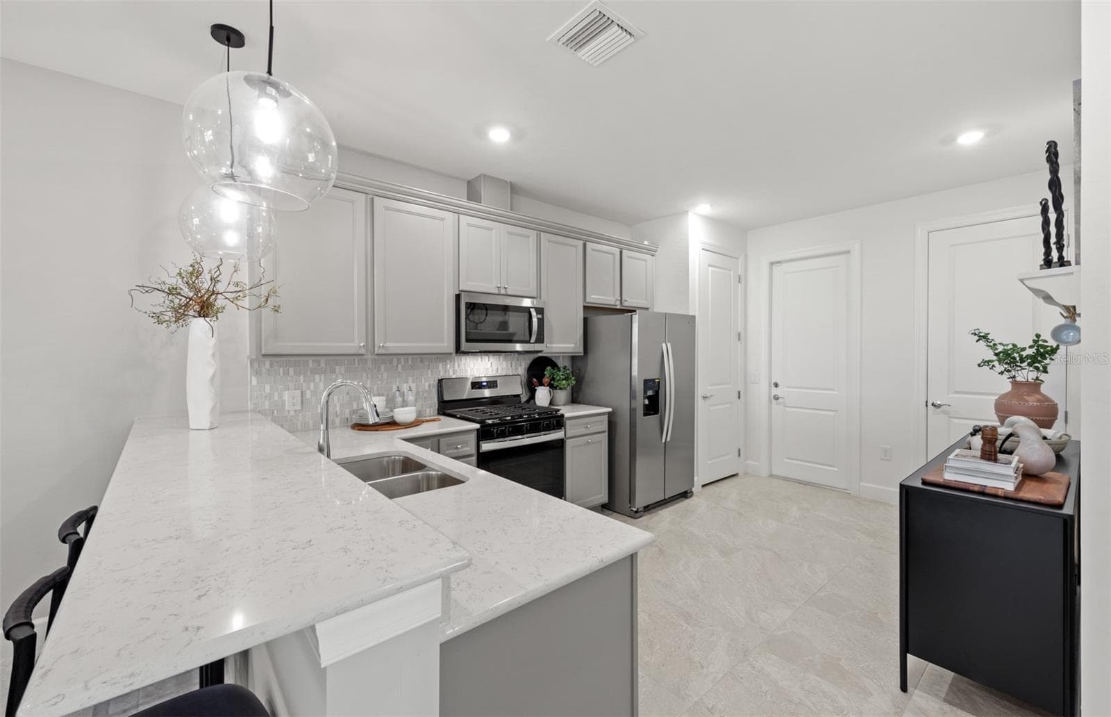 18718 INDIAN ROCK PLACE — photo 5 of 27