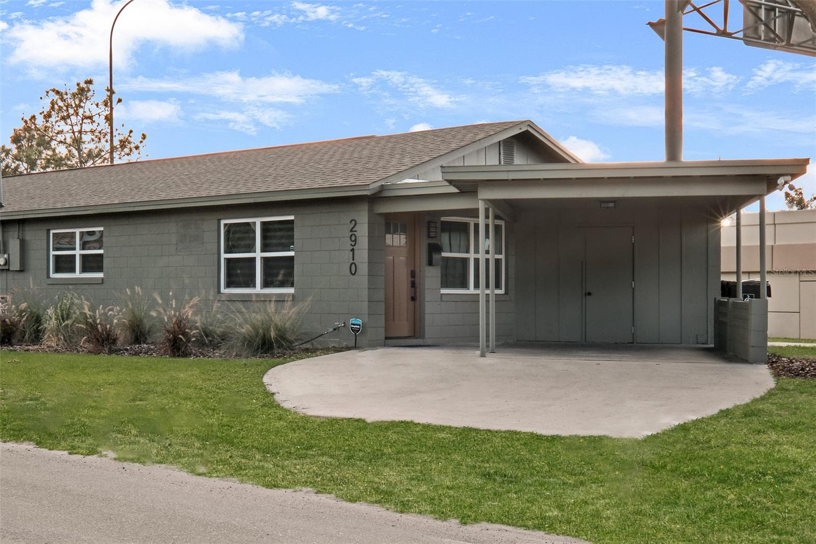 2910 DADE AVENUE — photo 1 of 39