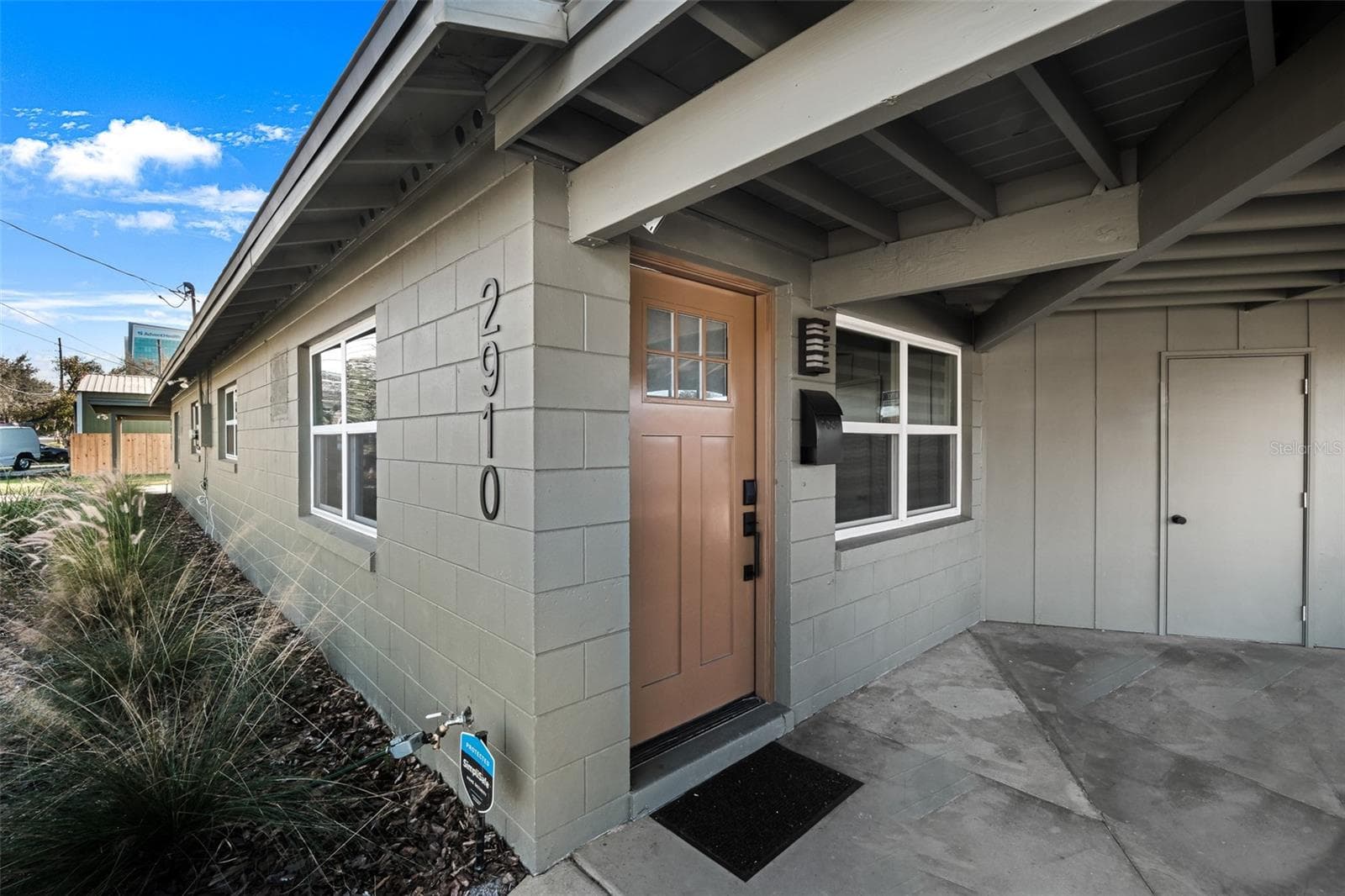 2910 DADE AVENUE — photo 3 of 39