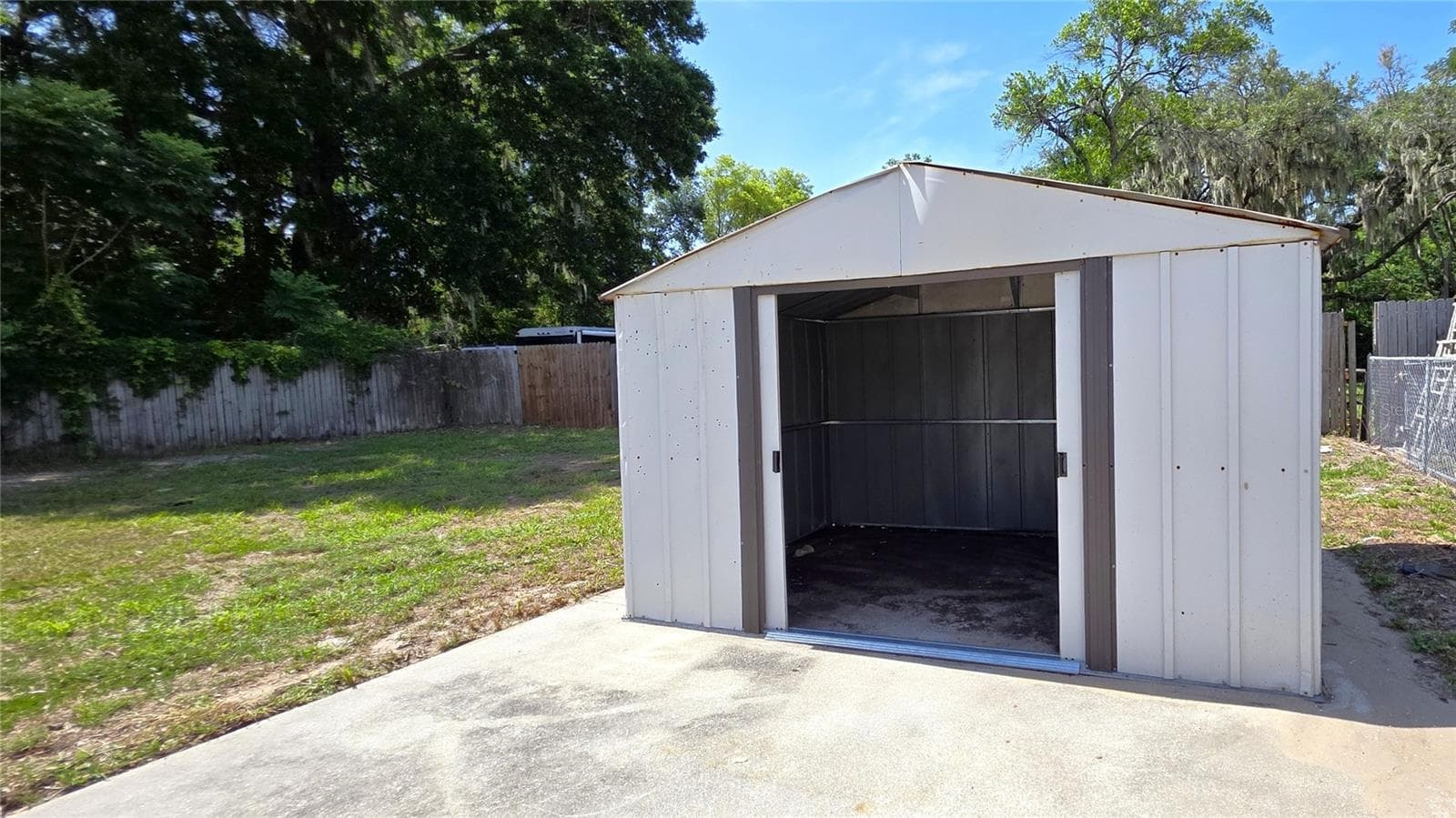 4110 LEONARD STREET — photo 45 of 48