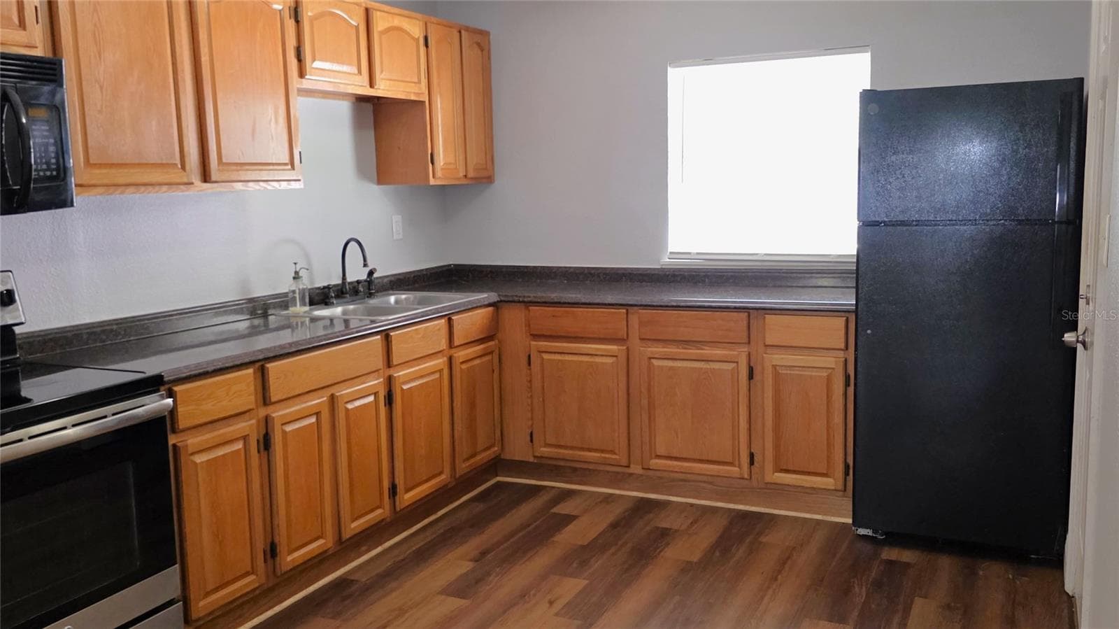 4110 LEONARD STREET — photo 11 of 48