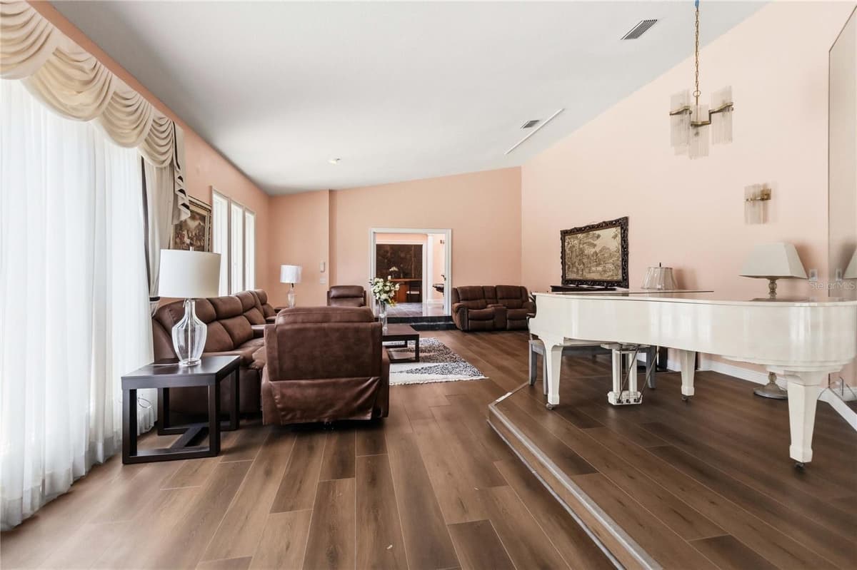 593 DUNMAR CIRCLE — photo 9 of 67