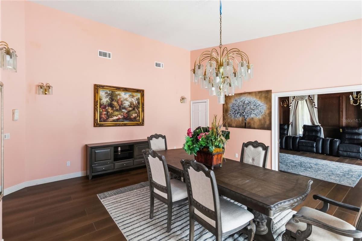 593 DUNMAR CIRCLE — photo 11 of 67