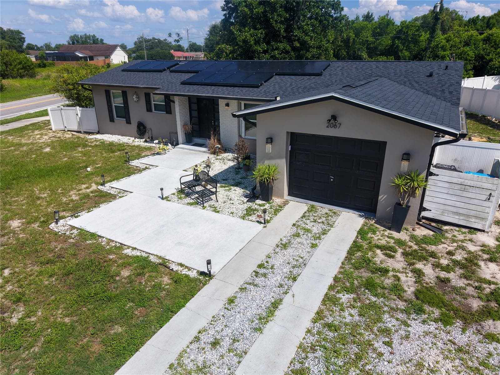 2067 BARLINGTON DRIVE — photo 7 of 41