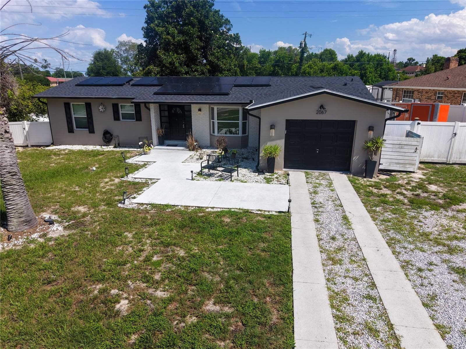2067 BARLINGTON DRIVE — photo 4 of 41