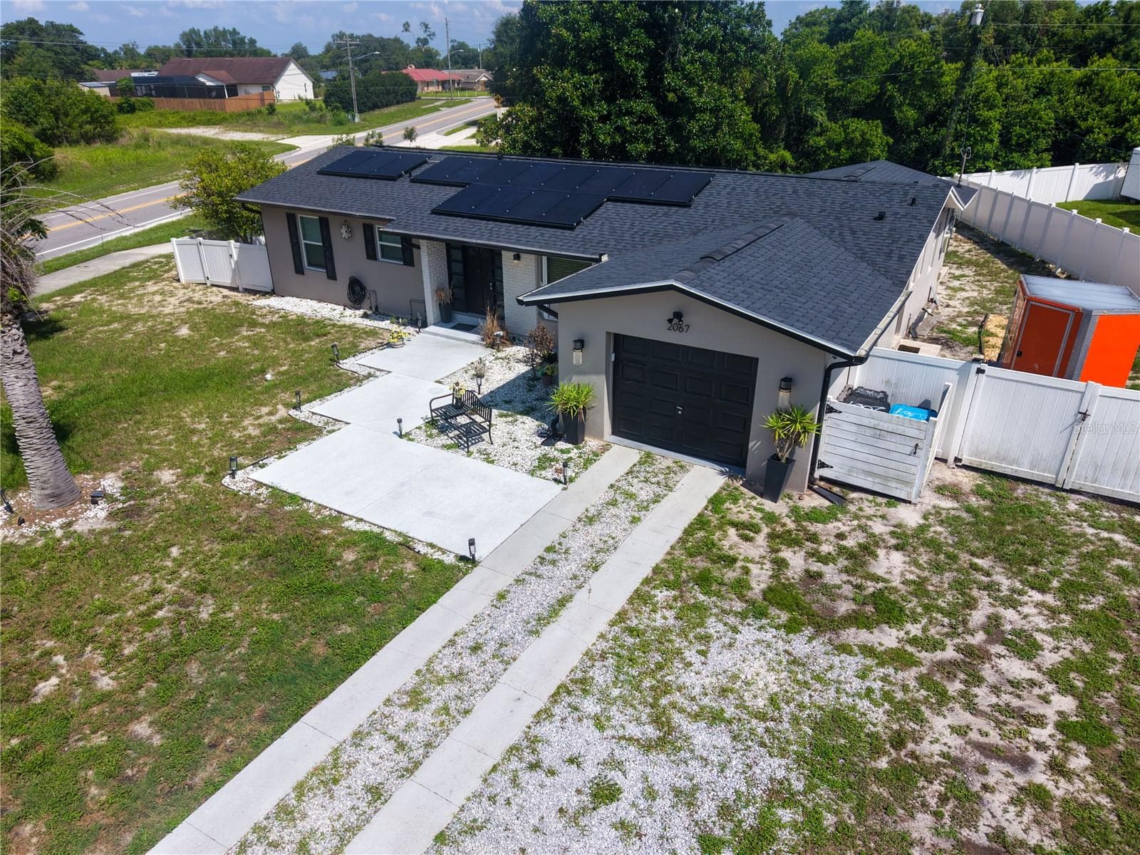 2067 BARLINGTON DRIVE — photo 8 of 41