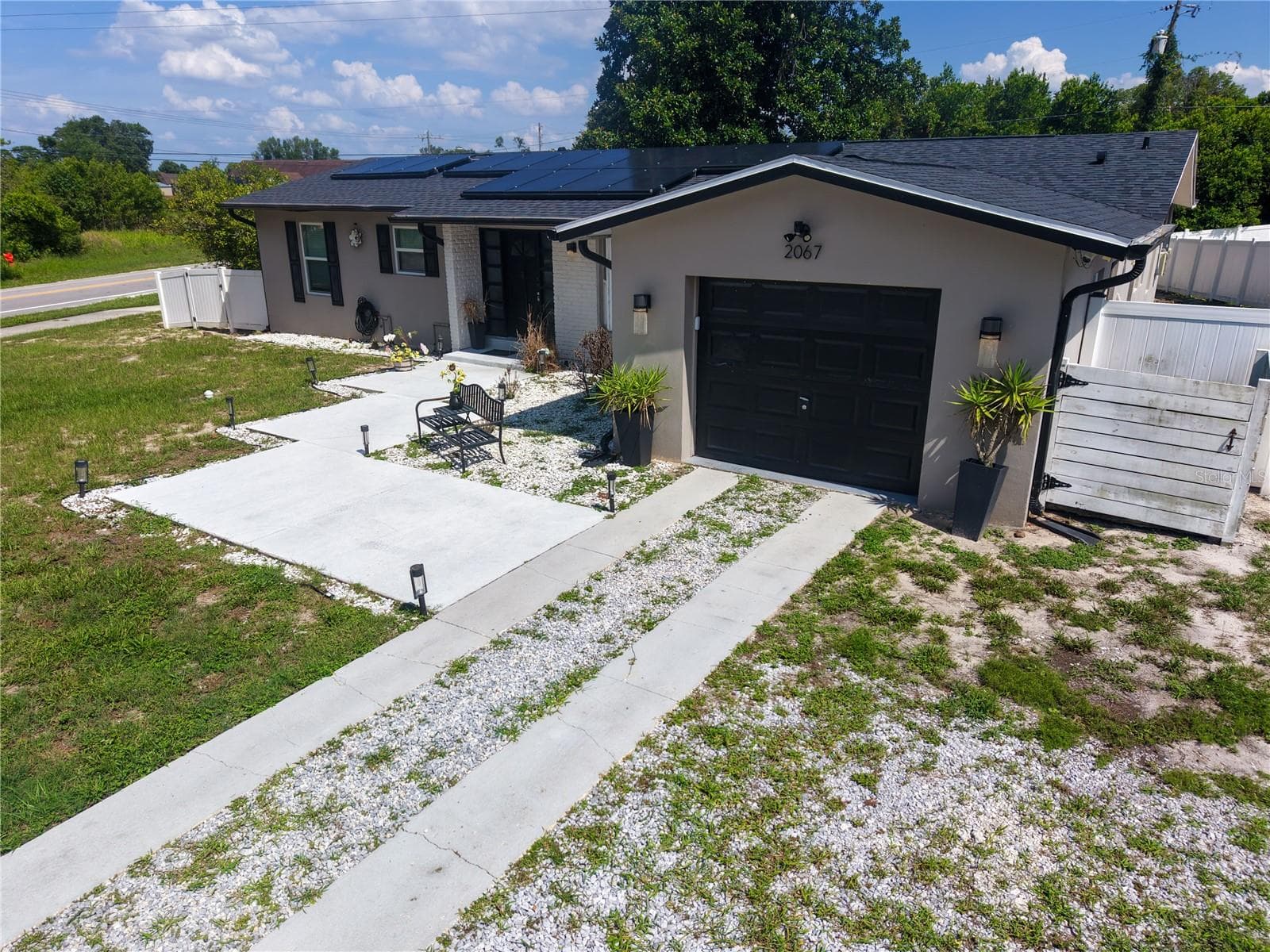 2067 BARLINGTON DRIVE