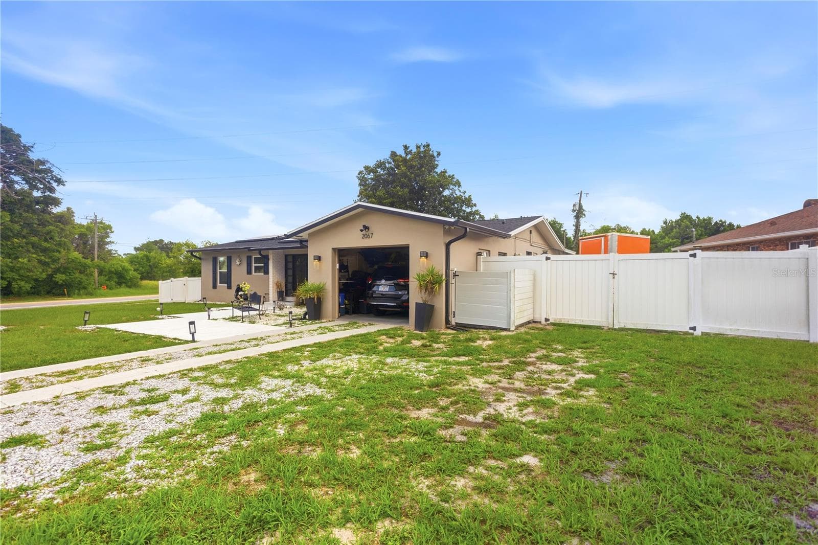 2067 BARLINGTON DRIVE — photo 15 of 41