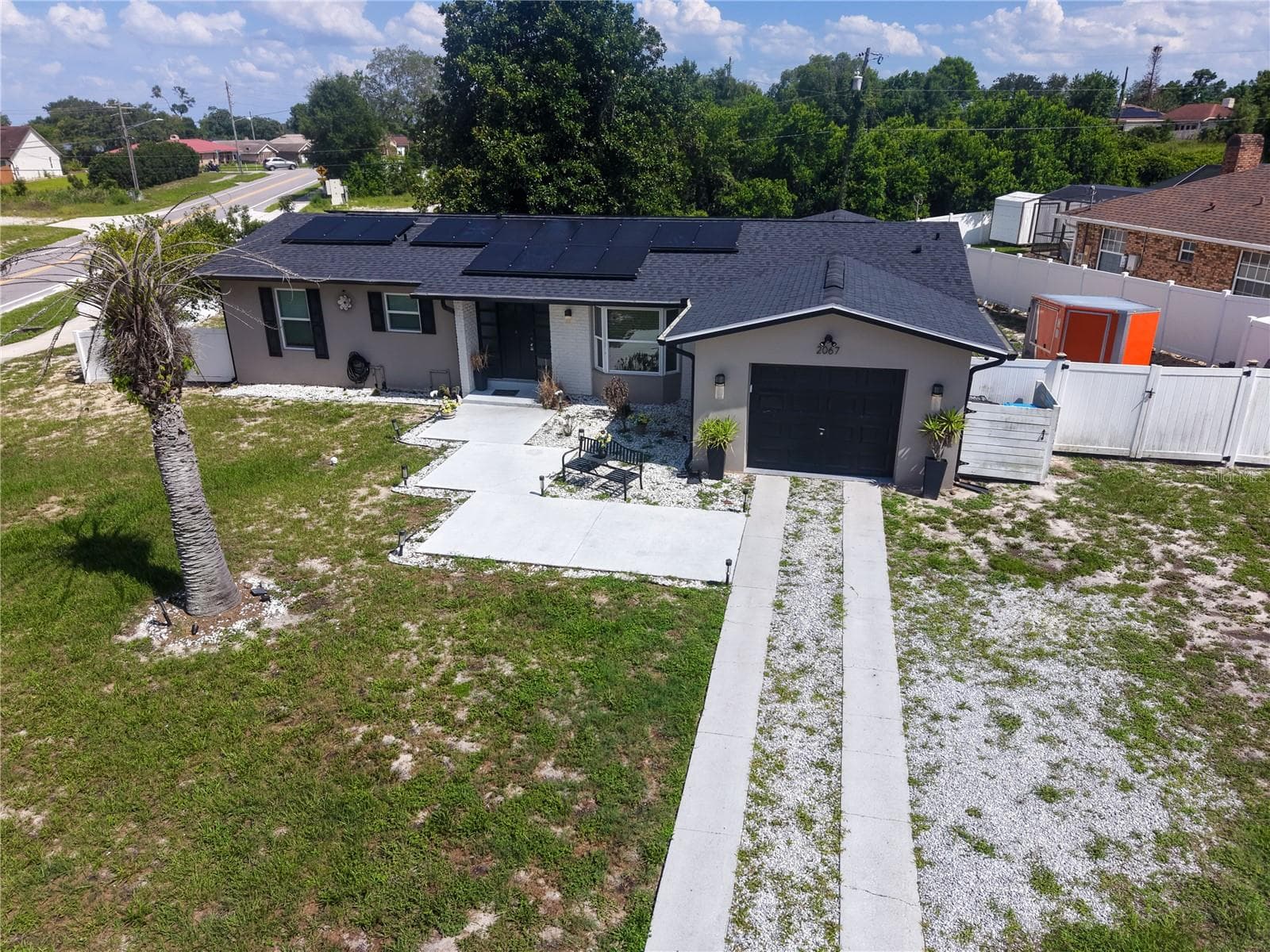2067 BARLINGTON DRIVE — photo 3 of 41
