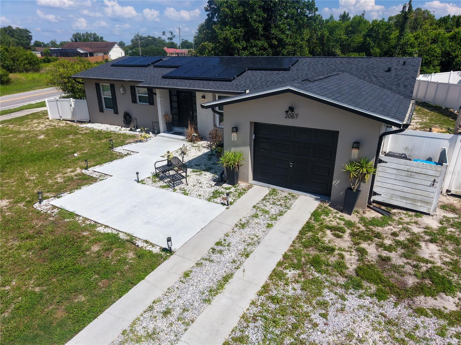 2067 BARLINGTON DRIVE — photo 9 of 41