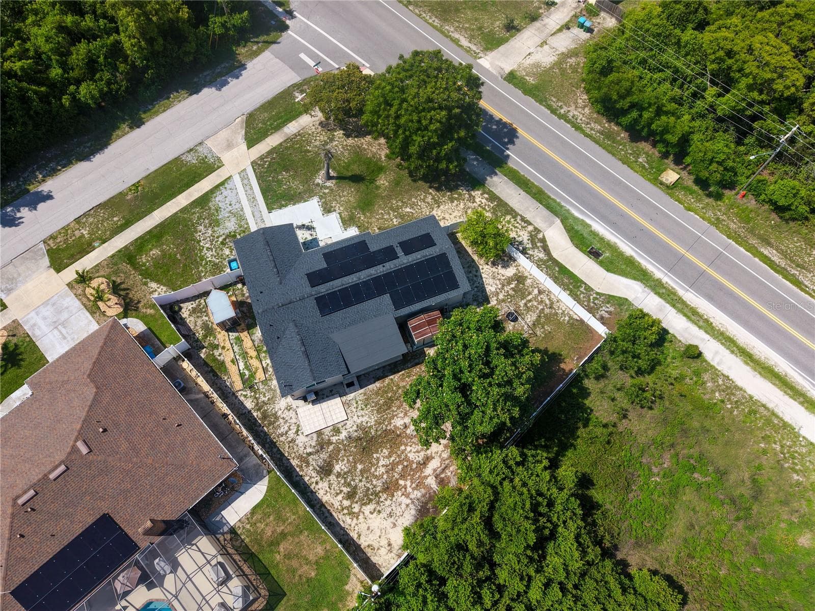 2067 BARLINGTON DRIVE — photo 38 of 41