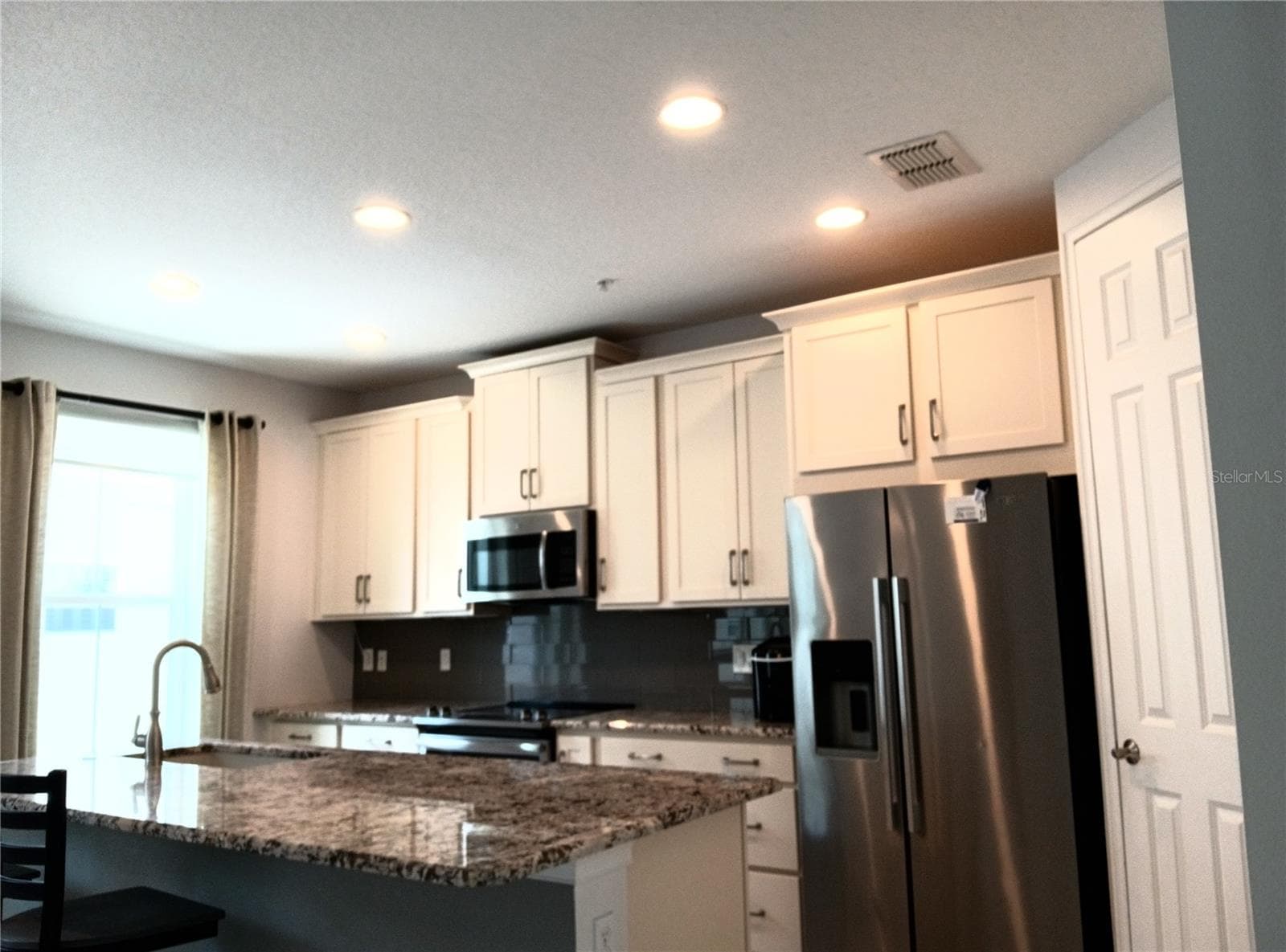 933 BRUTUS TERRACE — photo 4 of 12