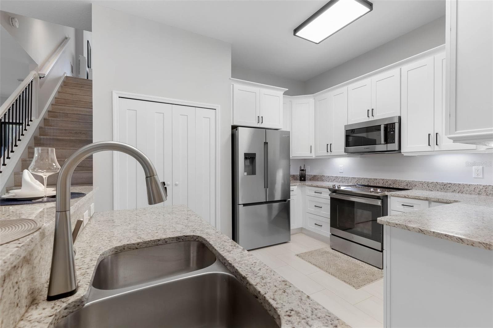 1117 HANSBERRY COURT — photo 15 of 57